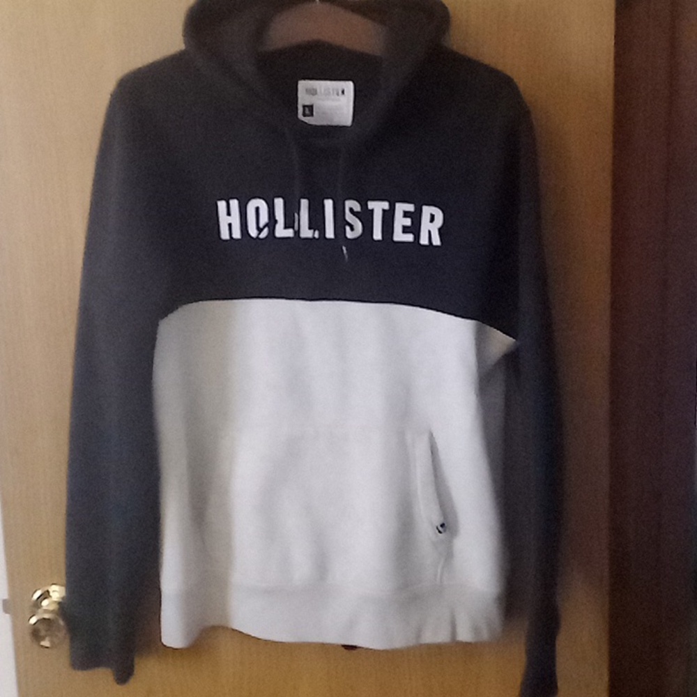 Hollister Super Soft Grey & Black Hoodie Sweater Size L